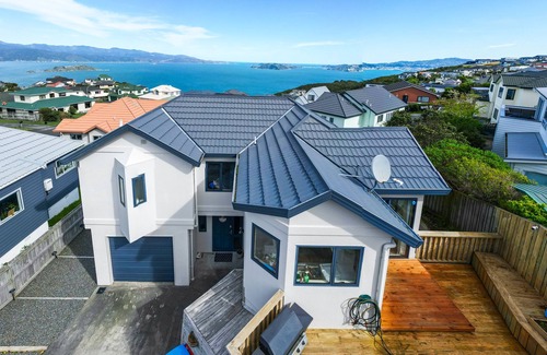 Newlands Casa | Scenic Haven: Warm, ethnic charm
