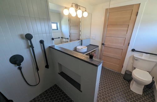 Frankfort Cabina | Scenic Highgrounds Modern Cabin on a Quiet Farm - Chicory