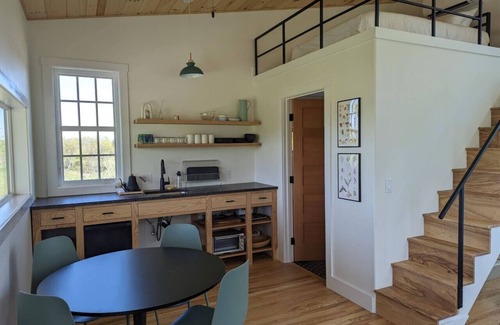 Frankfort Cabina | Scenic Highgrounds Modern Cabin - Chicory