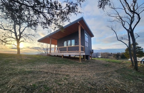 Frankfort Cabina | Scenic Highgrounds Modern Cabin - Chicory