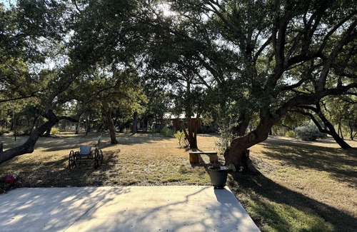 Austin Casa | Scenic Hill Country Hideaway! Wifi, AC, PingPong, Corn Hole, near the best BBQ!