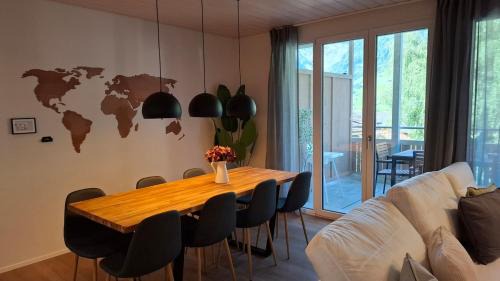 Lungern Apartamento | Scenic Holiday Apartment with Balcony Views