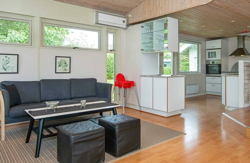 Hvidbjerg Strand Casa | Scenic Holiday Home in BÃ¸rkop near Sea