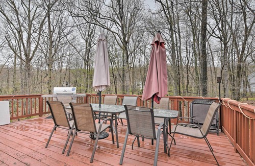 Bushkill Casa | ¡NUEVO! Casa de Bushkill con patio, sala de juegos y acceso a la piscina