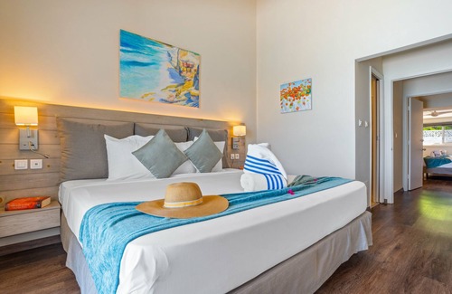 Grand Case Complejo | Scenic Island Suite | Lounge by the Sea or Cruise at Sunset