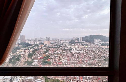 Taman Mutiara Apartamento | Scenic Kuala Lumpur Ekocheras condo with Pool Mall and Train