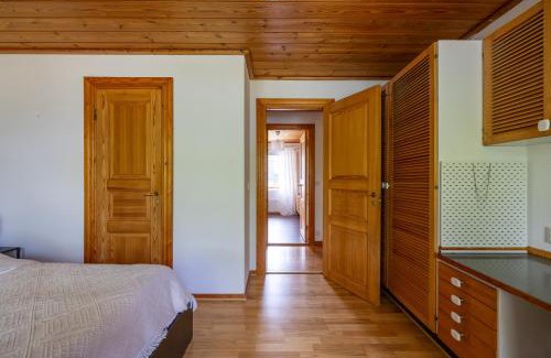 Huddinge Municipality Casa | Scenic Lakehouse near Stockholm with Sauna & Jetty
