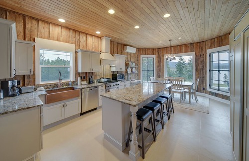 Loon Lake Casa | Scenic Loon Lake Adventure Retreat w/ Dock!
