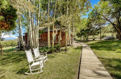Glenwood Springs Casa | Scenic Mount Sopris View Historic Alpine Cabin!