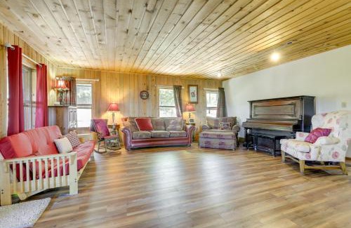 Glenwood Springs Casa | Scenic Mount Sopris View Historic Alpine Cabin!