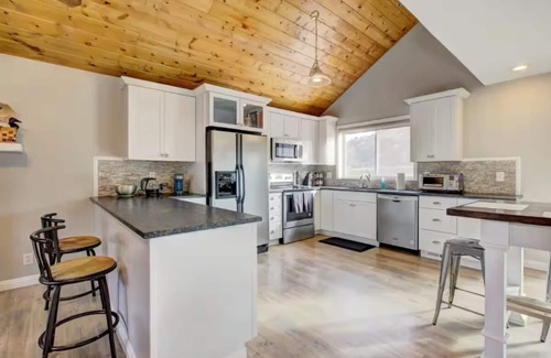 Boise Casa | Scenic Nest in the Wilderness: Beautiful, Boise Area Mountain Getaway!