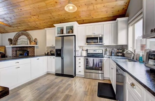 Boise Casa | Scenic Nest in the Wilderness: Beautiful, Boise Area Mountain Getaway!