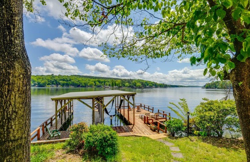New London Casa | Scenic New London Home on Badin Lake