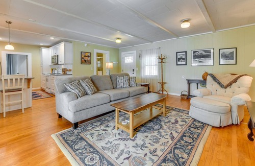 New London Casa | Scenic New London Home on Badin Lake