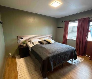 Karmoy Casa | Scenic Norwegian Getaway - Cozy Home w Garden & All-Day Sun