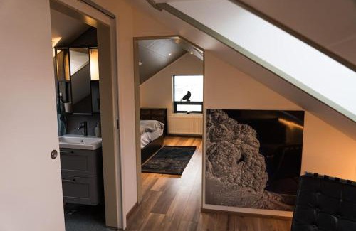 Siglufjorður Apartamento | Scenic Penthouse - Ocean view & skylight windows