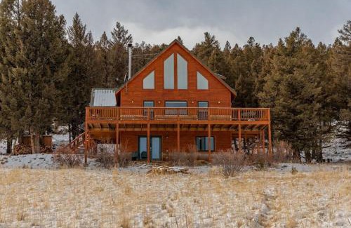 Fairplay Casa | Scenic Pet-Friendly Mountain Getaway With Two Living Areas and Game Room - A Reel Good Time