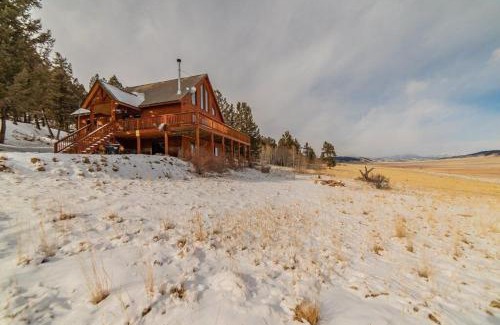Fairplay Casa | Scenic Pet-Friendly Mountain Getaway With Two Living Areas and Game Room - A Reel Good Time