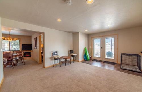 Fairplay Casa | Scenic Pet-Friendly Mountain Getaway With Two Living Areas and Game Room - A Reel Good Time