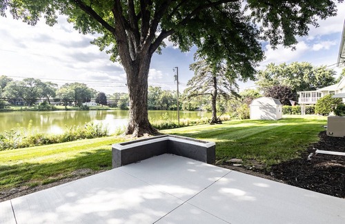 Richfield Casa | Scenic Pond View Getaway with Cozy 3-Season Porch