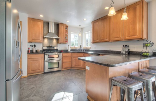 Mendenhall Valley Casa | Scenic Riverfront Retreat - ¡Un entusiasta de las actividades al aire libre y la vida silvestre!