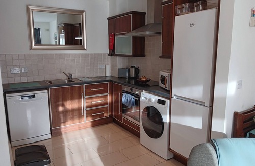 Ballysadare Apartamento | Scenic riverside apartment in charming Village on the Wild Atlantic Way,