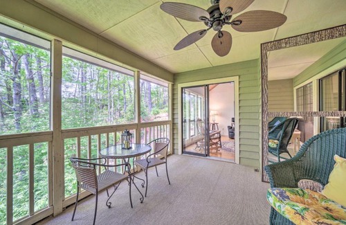 Sapphire Apartamento | Scenic Sapphire Condo with Deck and Gas Grill!