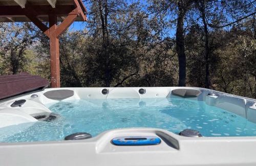 Yosemite Forks Casa | Scenic Serenity 50 acres/hot tub/game room