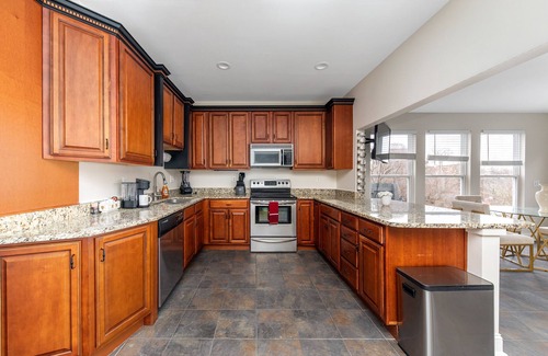 East Price Hill Casa | Scenic Skyline View- Downtown Cincy