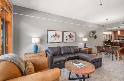 Snowmass Village Casa | Scenic Slopeside Haven The Snowmass Village Gem