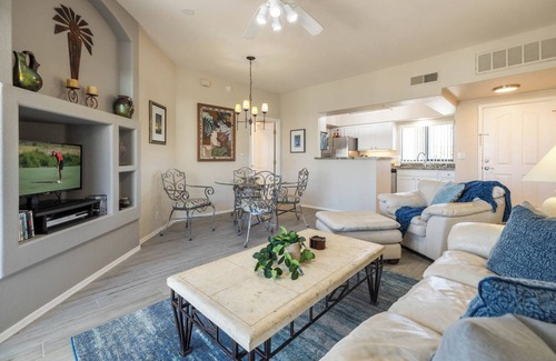 Fort McDowell Condominio | Scenic Snowbird Nest w/ Heated Pool and Hot Tub!