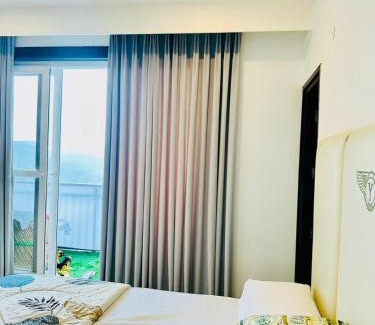Shimla Apartamento | Scenic Solitude 2bhk Mountain View Apartment by Roamhome
