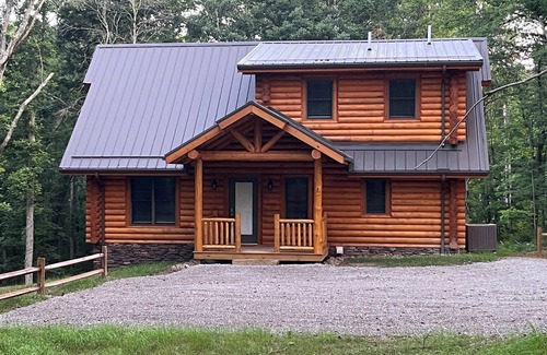 Logan Cabina | "Scenic Solitude" - A great place to experience Hocking Hills !!!