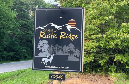 Logan Cabina | "Scenic Solitude" - A great place to experience Hocking Hills !!!