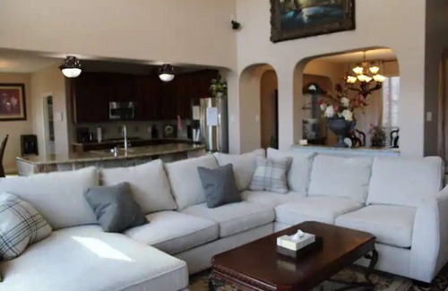 Northwest Carrollton Casa | Scenic Spacious Patio Pond View, Pool Table, Gym, Spa Whirlpool Tub 5 Bed Room