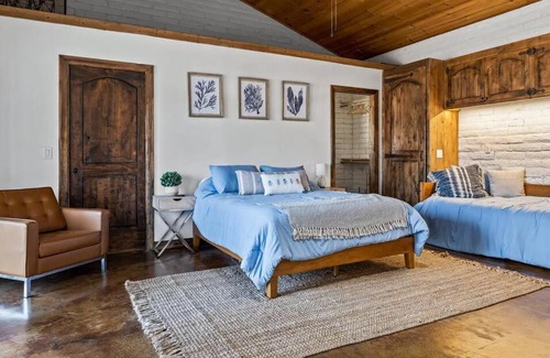 Three Rivers Casa | Scenic Spanish Rancho - Breathtaking Views