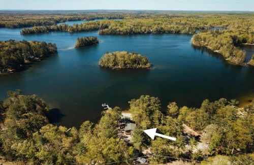 Mayfield Casa | Scenic Spider Lake Beach Resort Pontoon Rentals