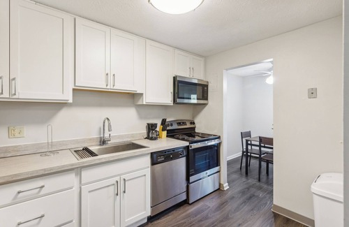 Parma Apartamento | Scenic towers 3020I Cozy & Comfy I Free Parking