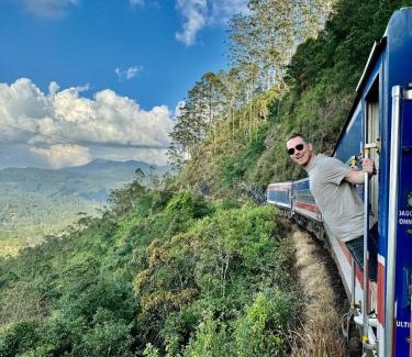 Kandy Alquiler De Eote | Scenic Train Ride from Kandy to Ella Tickets