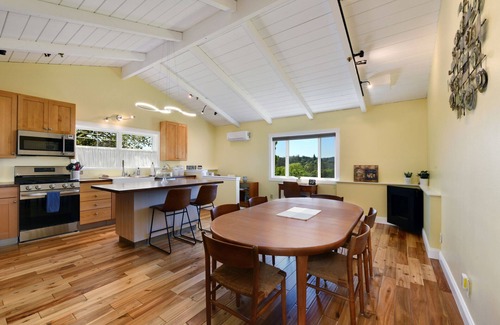 Forestville Casa | Scenic Vista House Overlooking Russian River Valley