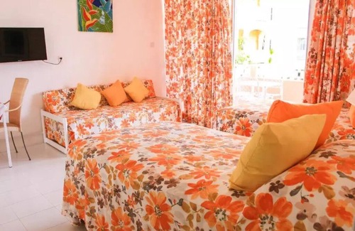 West Coast Apartamento | Scenic Beach View Studio Room 2 TwinBeds 1 Sofa AC TV-MA