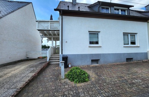 Idar-Oberstein Apartamento | Schöne Ferienwohnung in Idar-oberstein mit Parkplatz - Wlan - Netflix