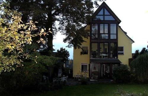 Ebersdorf Apartamento | Schöne Ferienwohnung in Ebersdorf mit Grill und Garten