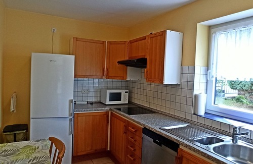 Bendorf Apartamento | Schöne Ferienwohnung mit Küche, Wohnzimmer, 2 Schlafzimmer, Terrasse und Garten