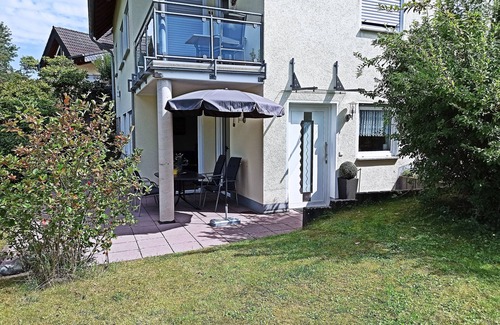 Bendorf Apartamento | Schöne Ferienwohnung mit Küche, Wohnzimmer, 2 Schlafzimmer, Terrasse und Garten