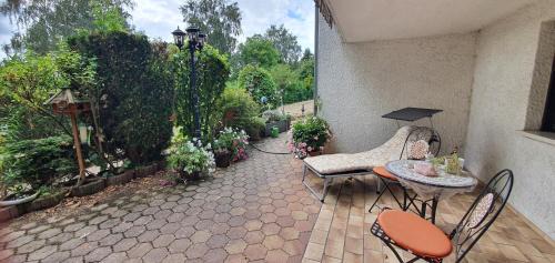 Felsberg Apartamento | Schöne Ferienwohnung mit Terrasse und Garten
