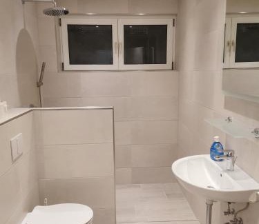 Bretzenheim Apartamento | Schöne Wohnung 90 Uni Nah Mainz