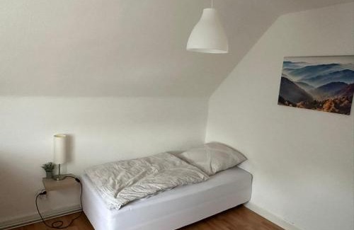 Hamm Casa | Schöne Zimmervermietung für Monteure geeignet ! Direkt am Kanal mit Gartennutzung!