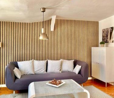 Burgeresch Apartamento | Schönes City-Apartment mit 2 Schlafzimmer, Parkplatz, ruhig und hell, D46-DG