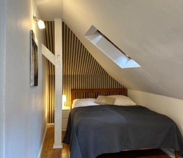 Burgeresch Apartamento | Schönes City-Apartment mit 2 Schlafzimmer, Parkplatz, ruhig und hell, D46-DG